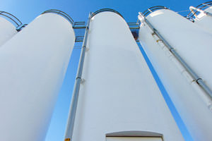 painted by Induspray: industrial storage tanks in Indianapolis