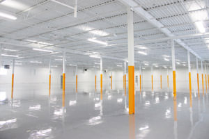 painting of warehouse ceilings, steel beams & epoxy floor in Dearborn