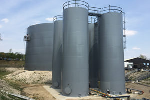 painted industrial storage tanks/silos, Fort Wayne, Indiana
